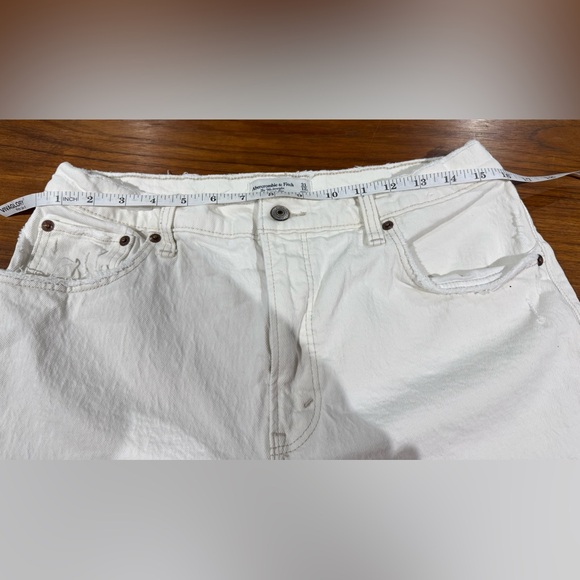 White Abercrombie & Fitch The 90s Straight Ultra High Rise Distressed Jean 12S - Picture 6 of 10
